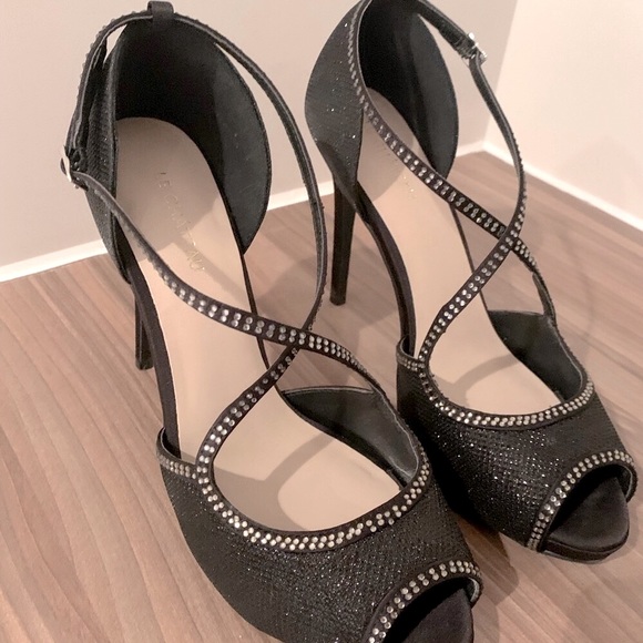 🌸HOST PICK🌸 Le Chateau size 9 strappy dress shoe - Picture 2 of 11